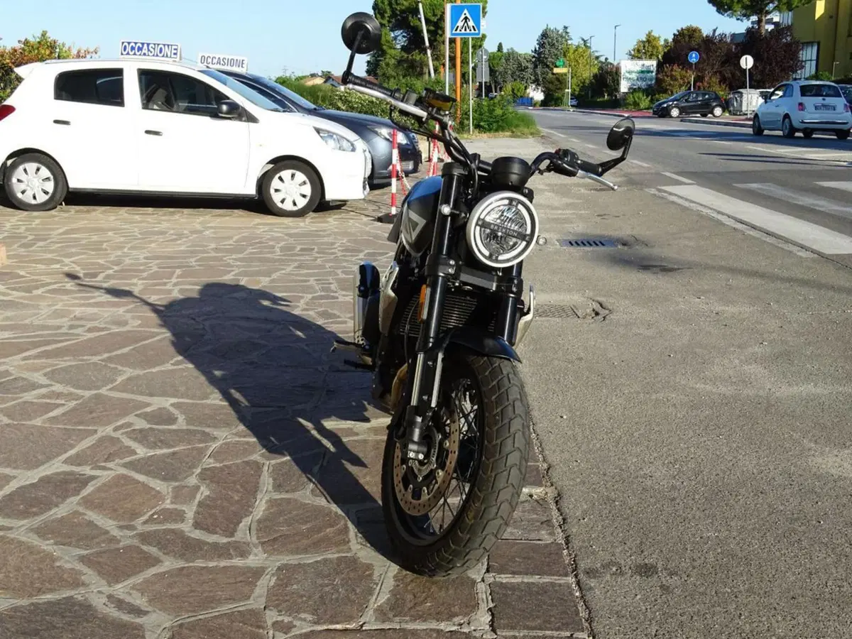 Brixton Motorcycles Crossfire 500 (2021 - 25) (3)