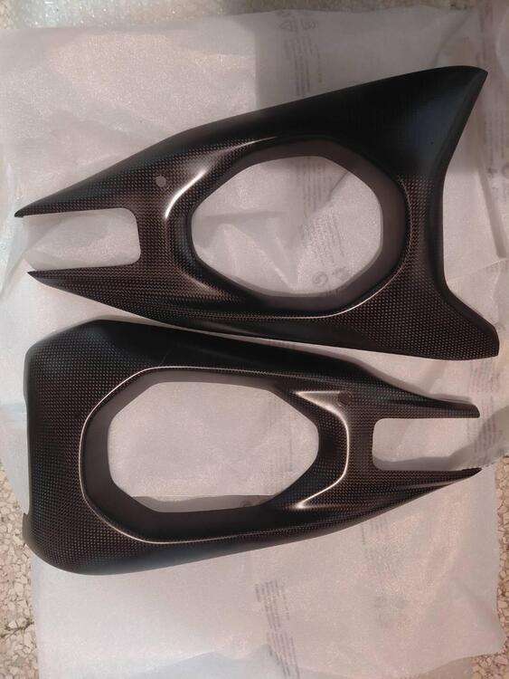 Vendo accessori per Ducati Panigale V4 2025 100 % (5)