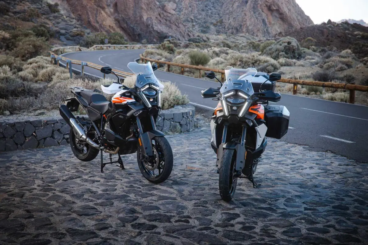 KTM 1390 SUPER ADVENTURE S EVO (8)