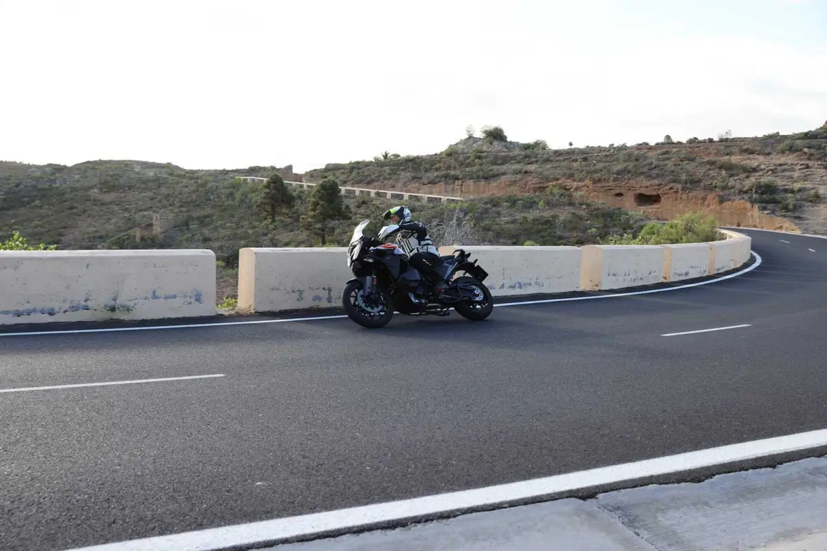 KTM 1390 SUPER ADVENTURE S EVO (12)