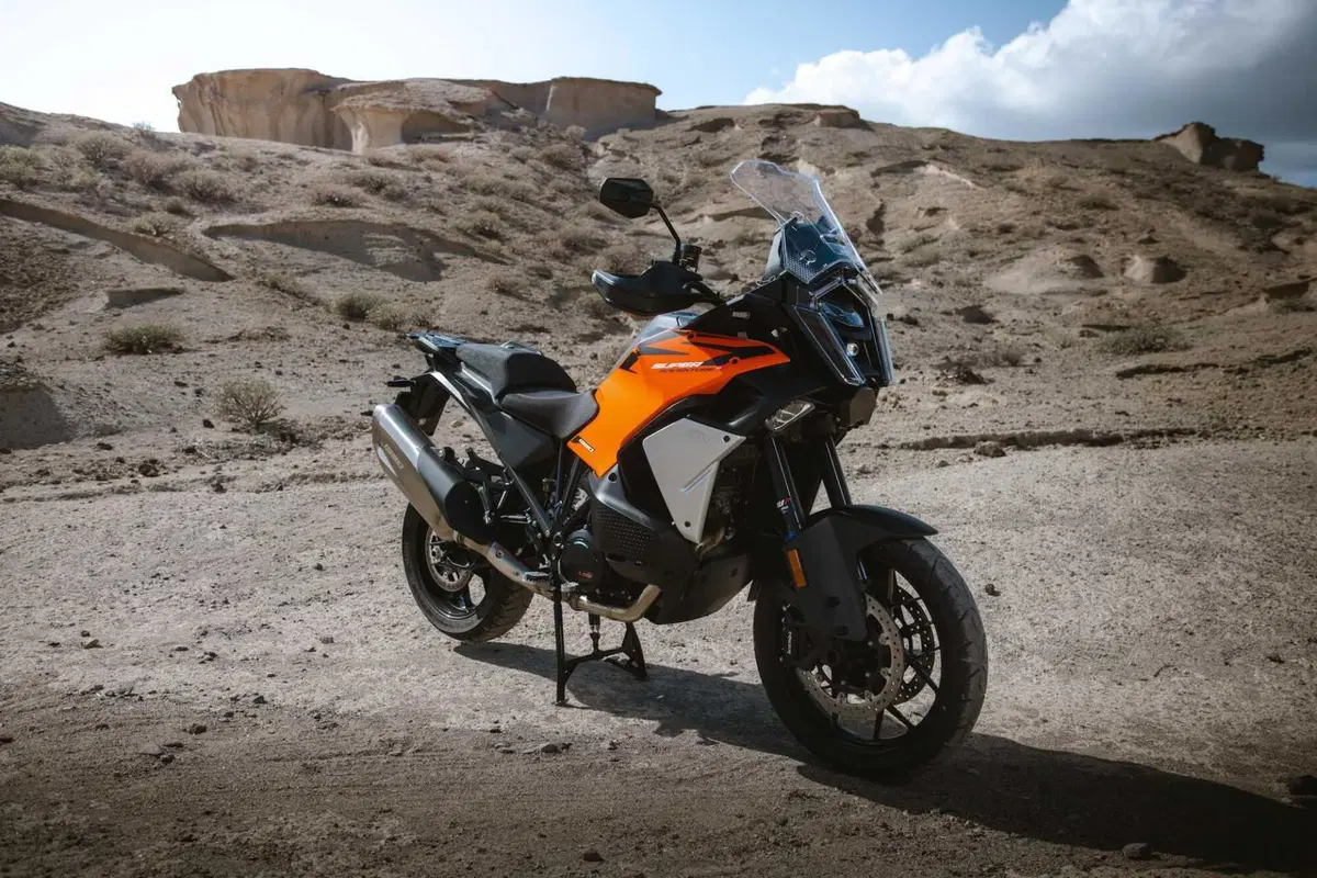 KTM 1390 SUPER ADVENTURE S EVO: ESAGERATA