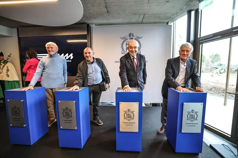 Da sinistra: Sammy Miller, Harry Everts, Carmelo Ezpeleta, Giacomo Agostini
