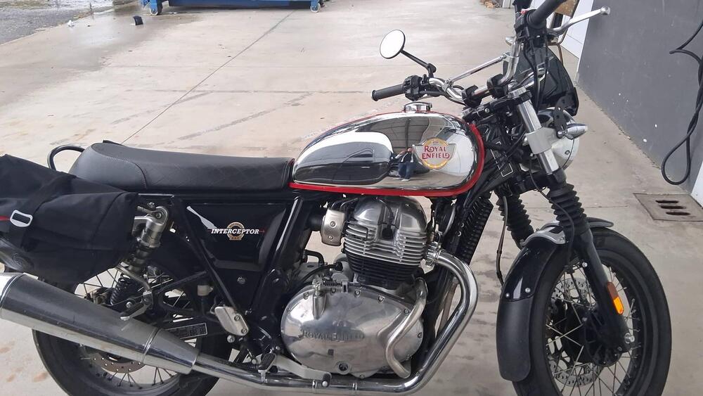Royal Enfield Interceptor 650 (2021 - 25) (2)