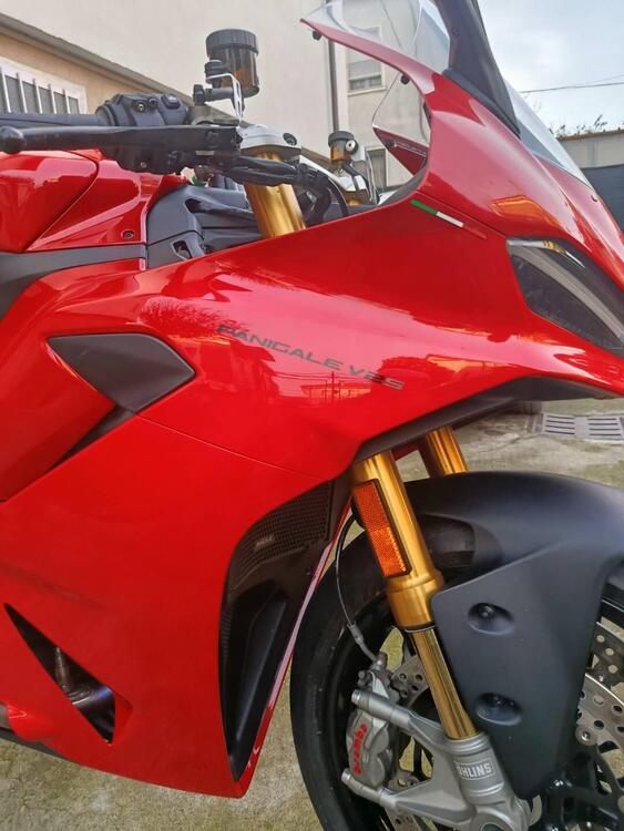 Ducati Panigale V2 S (2025)