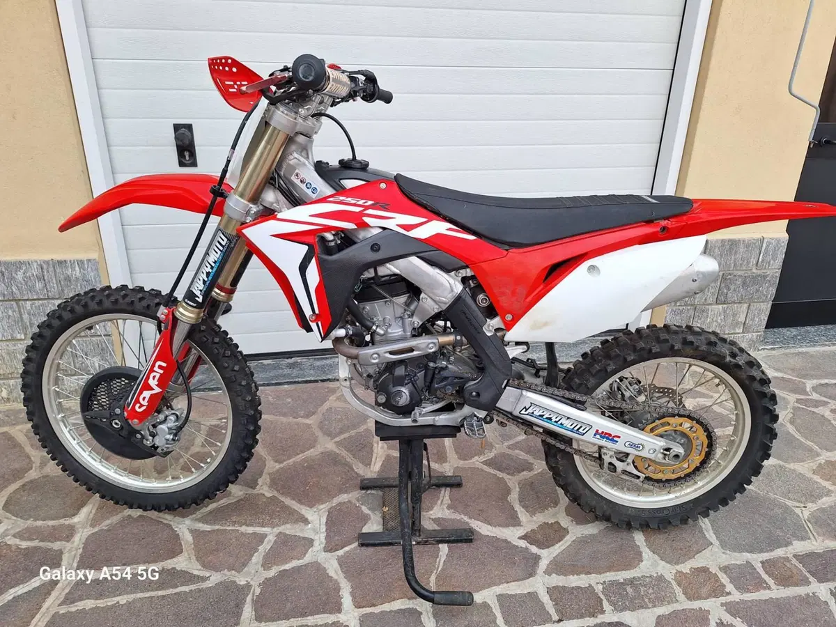 Honda CRF 250R (2018) (2)
