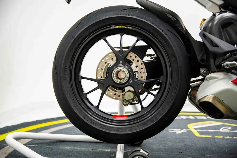 Ducati Panigale V4 R (2023 - 24) (16)