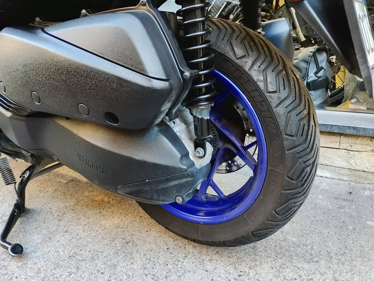 Yamaha X-Max 300 (2021 - 24) (8)