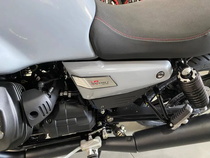 Moto Guzzi V7 Sport (2025 - 26) (5)