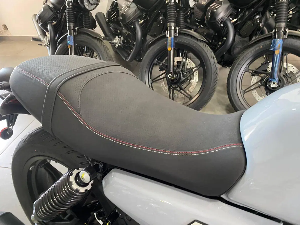 Moto Guzzi V7 Sport (2025 - 26) (6)