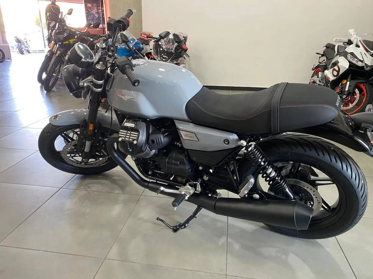 Moto Guzzi V7 Sport (2025 - 26) (2)