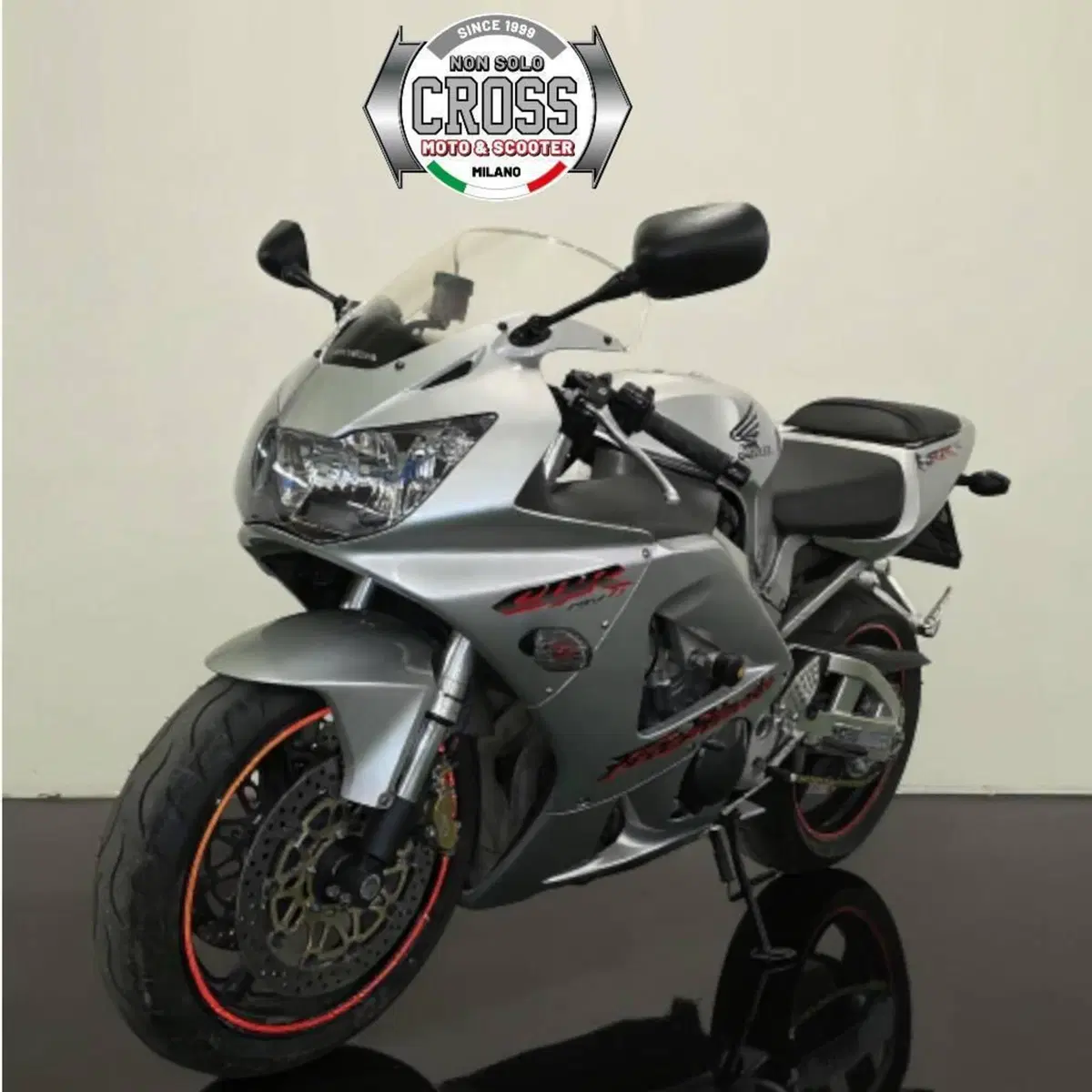 Honda CBR 900 RR Fireblade (2000 - 01) (3)