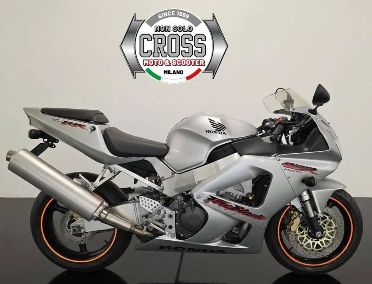 Honda CBR 900 RR Fireblade (2000 - 01) (4)