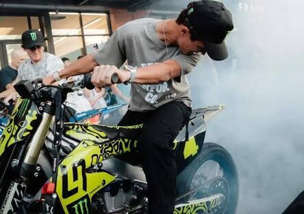 Lando Norris e la passione per le moto: da Valentino Rossi al motocross