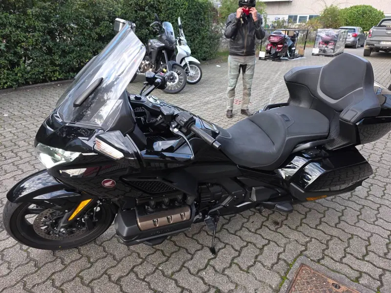 Honda GL 1800 Gold Wing Tour (2021 - 23) (4)