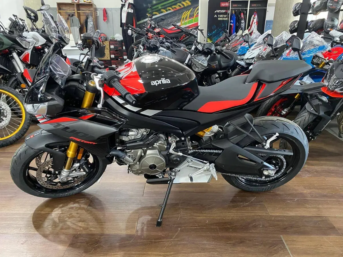 Aprilia Tuono 660 Factory (2025 - 26) (2)