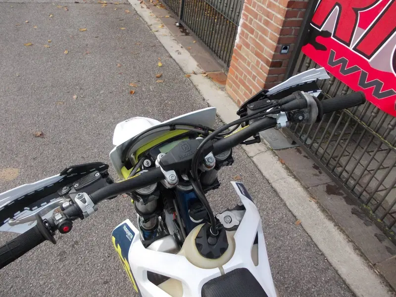 Husqvarna TE 300i (2023) (7)