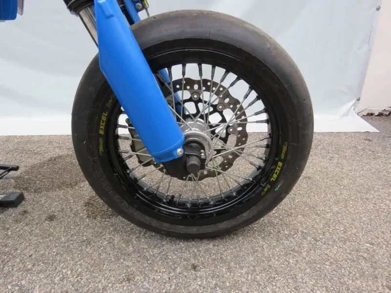 Tm Moto SMM 450 Fi ES (2016) (8)