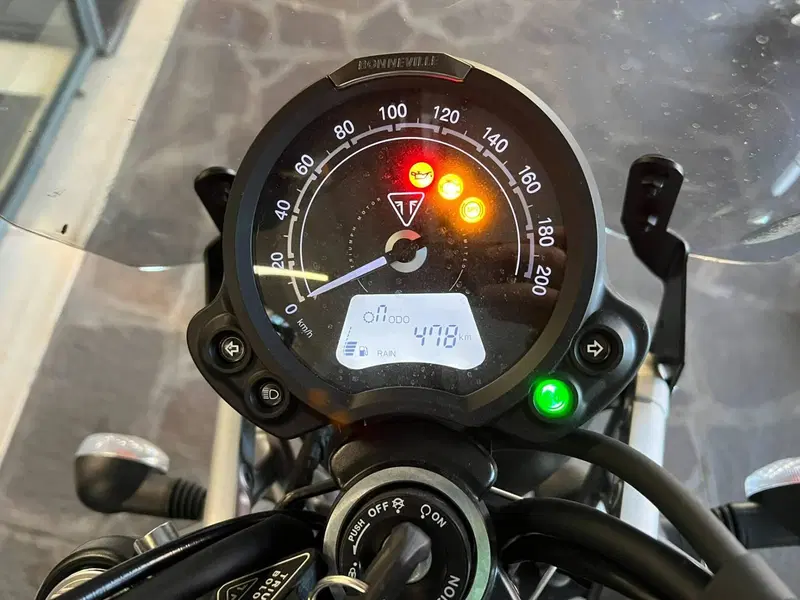 Triumph Scrambler 900 Icon Edition (2025 - 26) (4)
