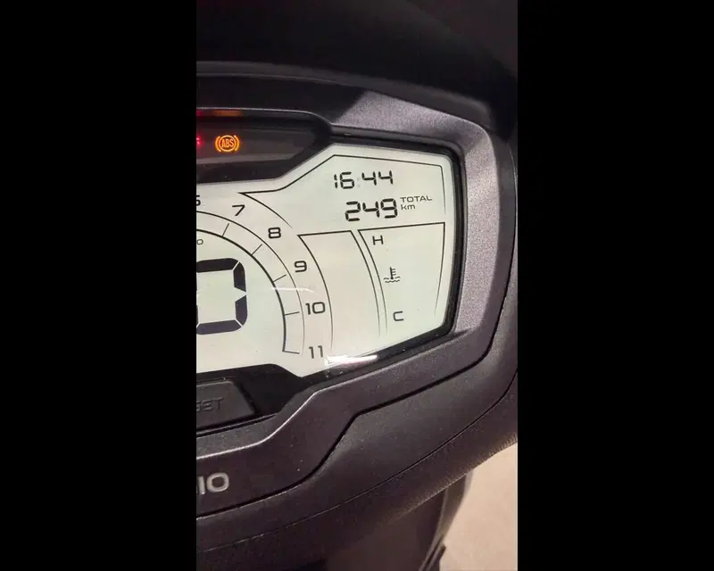 Piaggio 1 Active (2022 - 26) (2)