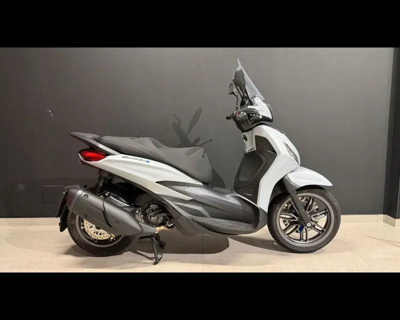 Piaggio 1 Active (2022 - 26) (3)