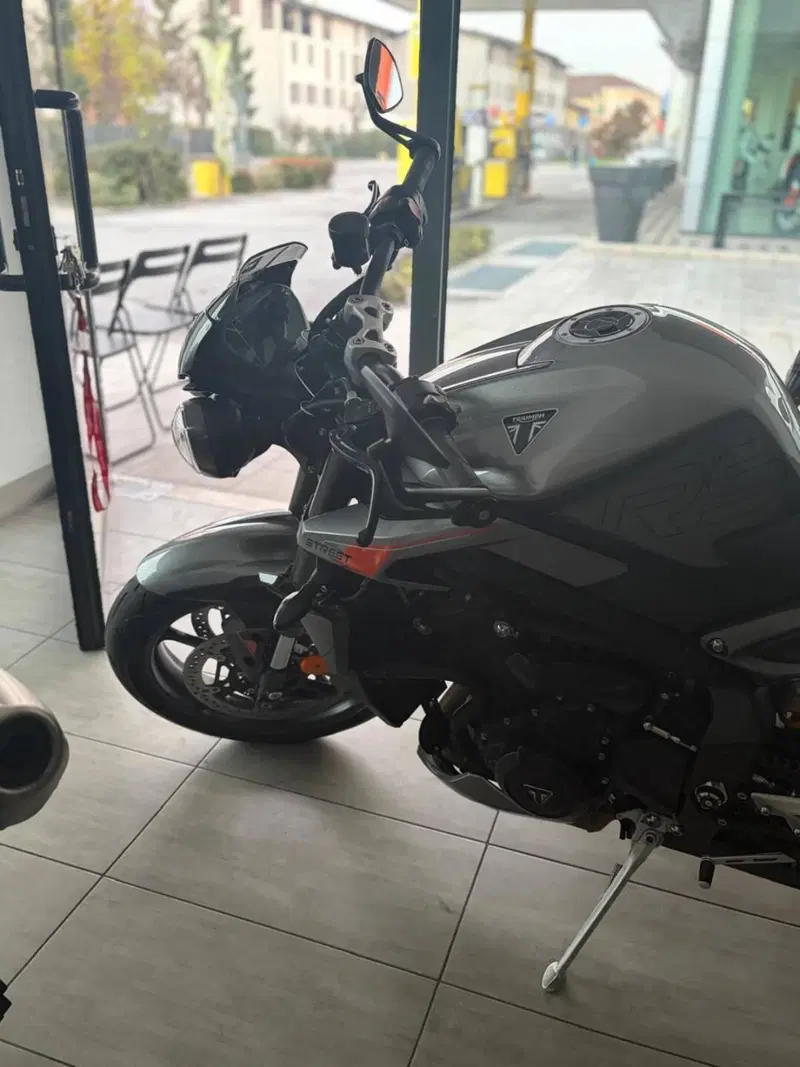 Triumph Street Triple 765 RS (2023 - 26) (4)