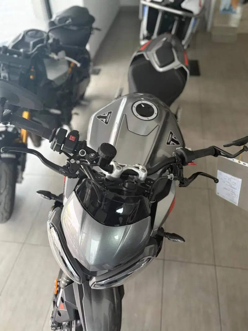 Triumph Street Triple 765 RS (2023 - 26) (5)