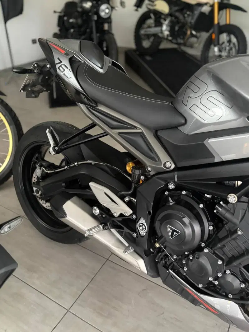 Triumph Street Triple 765 RS (2023 - 26) (7)