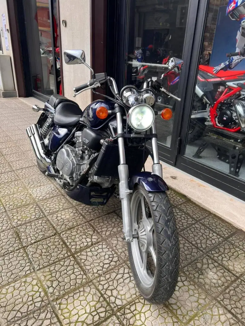 Honda VF 750 C (1985 - 01) (2)