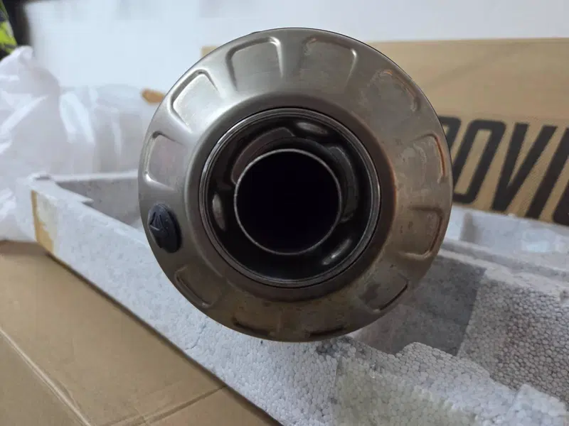 AKRAPOVIČ "SLIP-ON LINE" USATO SOLO PER ESPOSIZION Akrapovic (7)