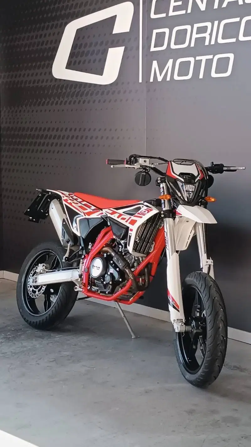Betamotor RR 125 4T Motard R (2025 - 26) (3)