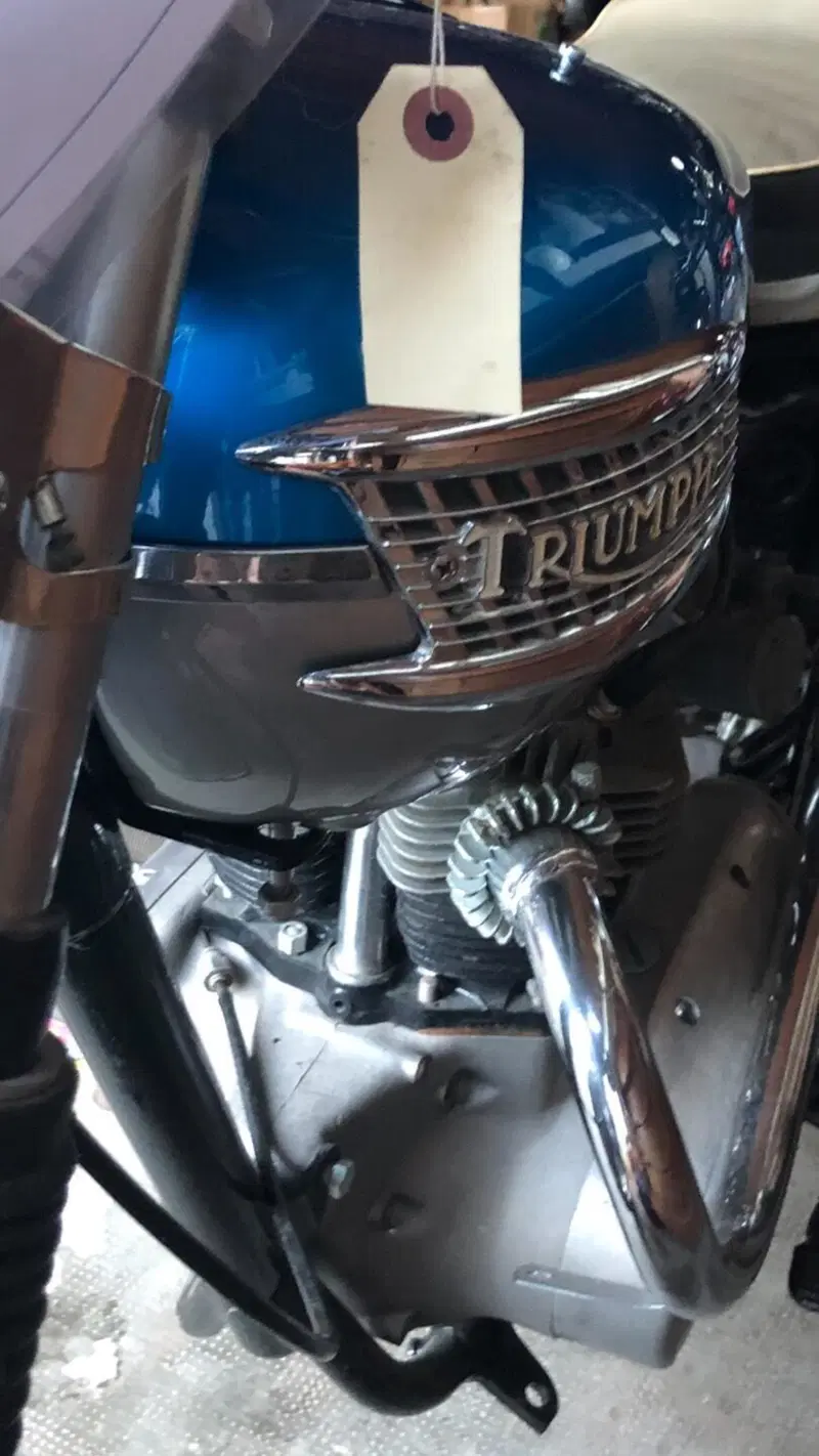 Triumph Bonneville T120 (3)