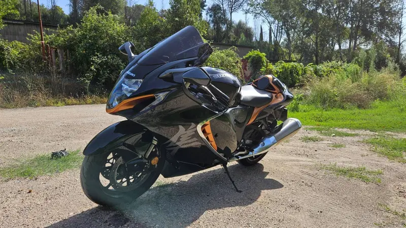 Suzuki GSX 1300 R Hayabusa (2021 - 24) (4)