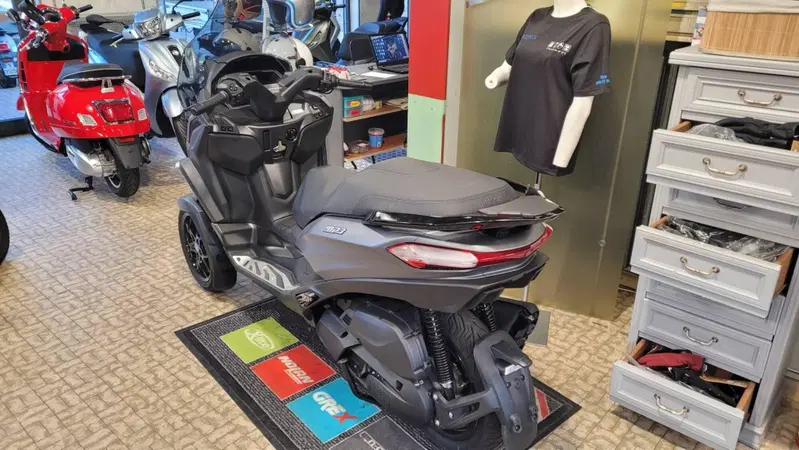 Piaggio MP3 400 Sport Hpe (2025 - 26) (2)