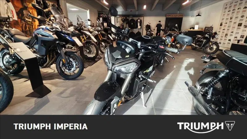Triumph Street Triple 765 RS (2023 - 26) (2)