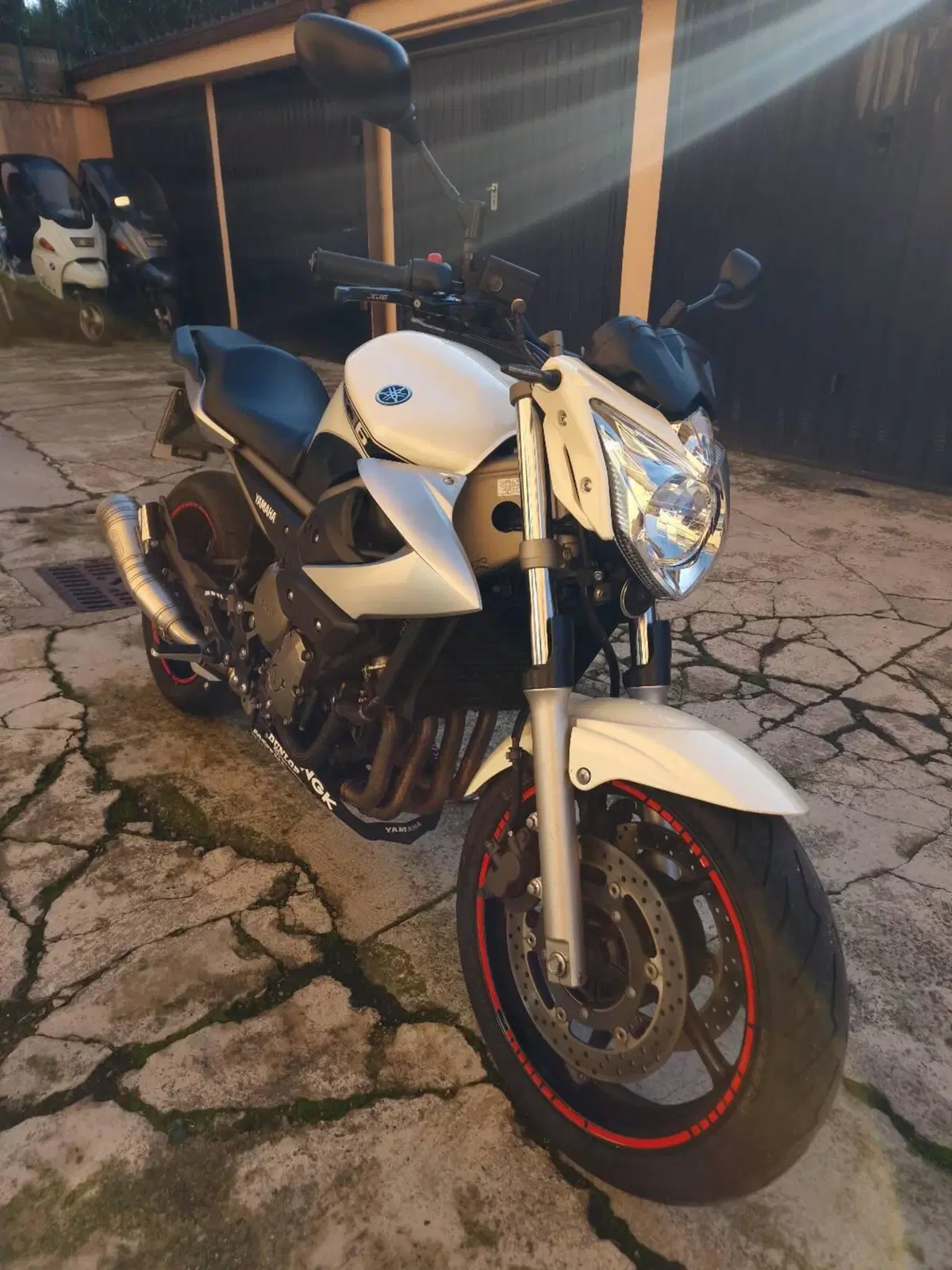 Yamaha XJ6 (2008 - 15) (2)