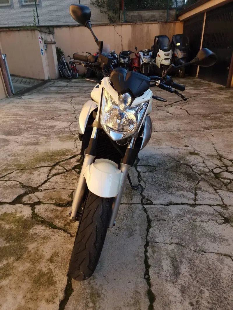 Yamaha XJ6 (2008 - 15) (3)
