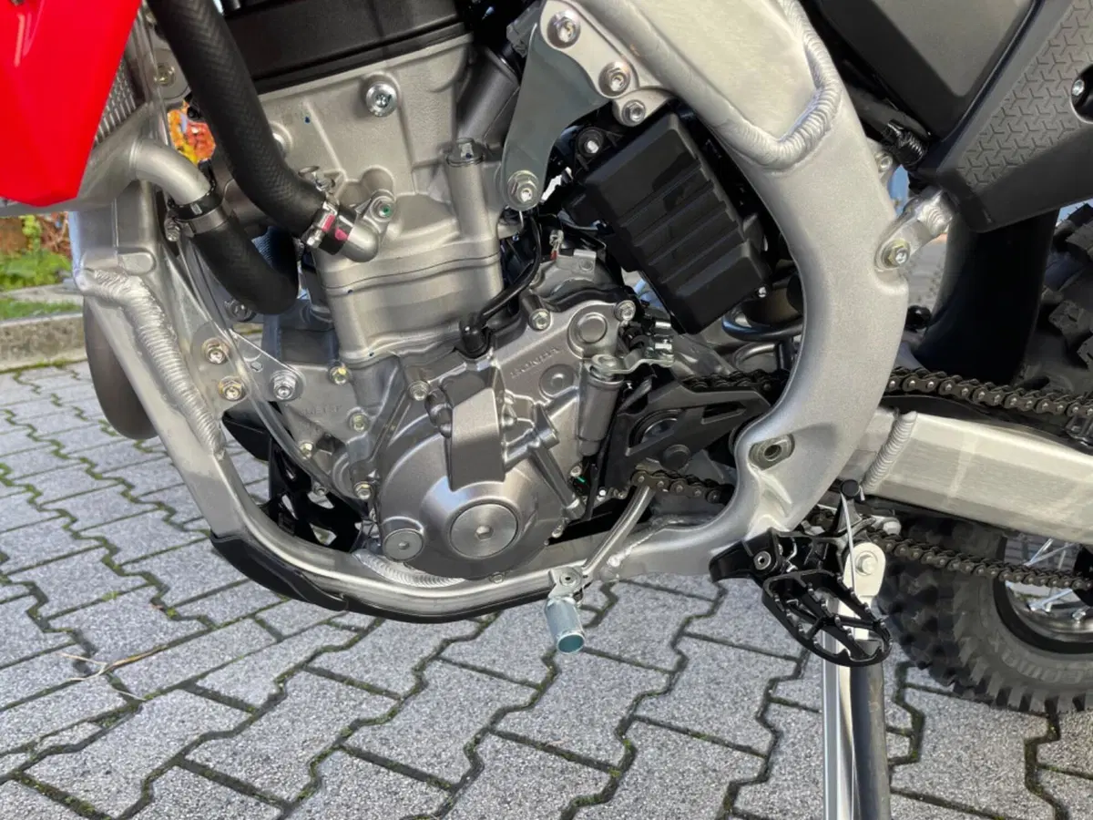 Honda CRF 250RX Enduro (2026) (4)