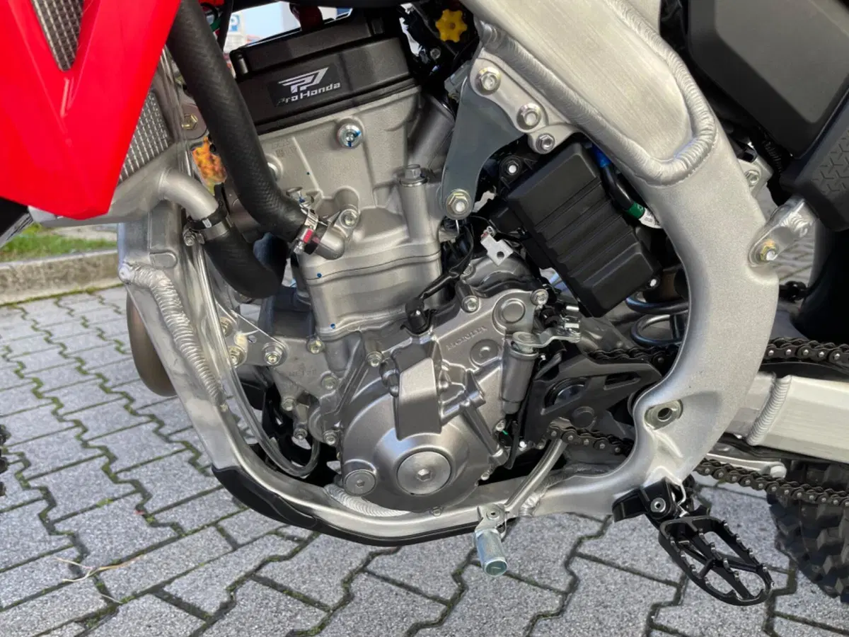 Honda CRF 250R (2026) (4)