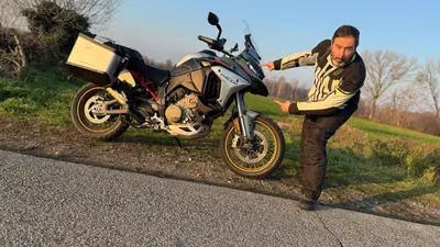 Ducati Multistrada V4 Rally 2026: crossover esagerata! Il nostro TEST [VIDEO]