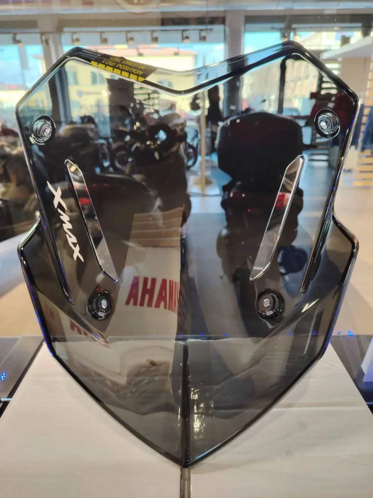 CUPOLINO SPORTIVO XMAX 2025 Yamaha (2)