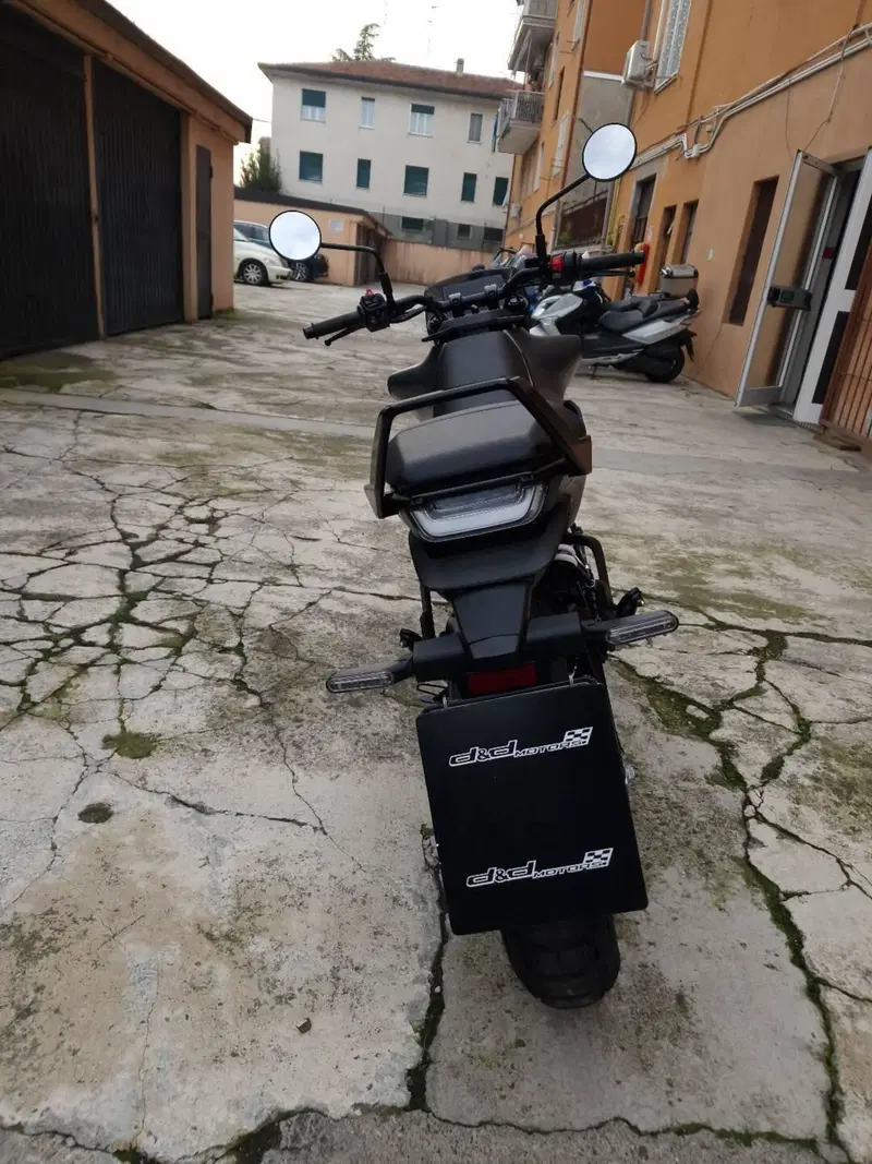 Husqvarna Svartpilen 125 (2024 - 26) (7)