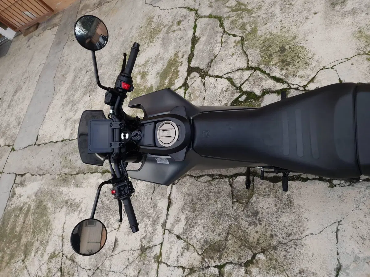 Husqvarna Svartpilen 125 (2024 - 26) (9)