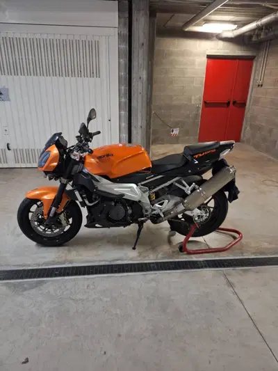 Aprilia Tuono 1000 R (2006 - 10) usata