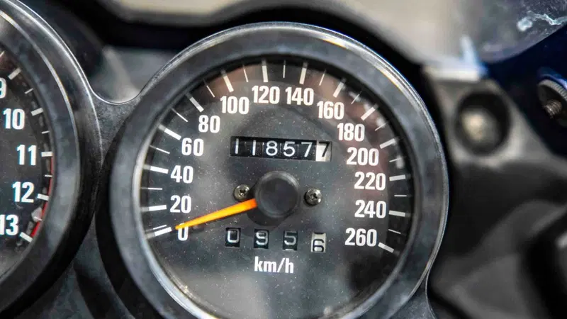 Kawasaki GPZ-R 600 (20)