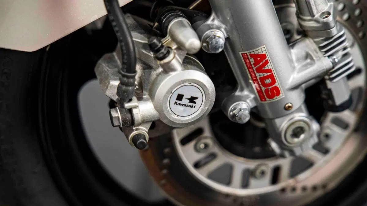 Kawasaki GPZ-R 600 (15)