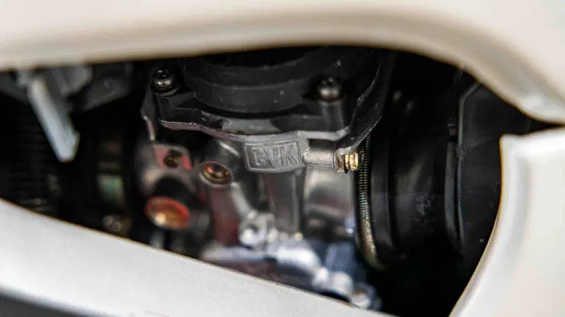 Kawasaki GPZ-R 600 (18)