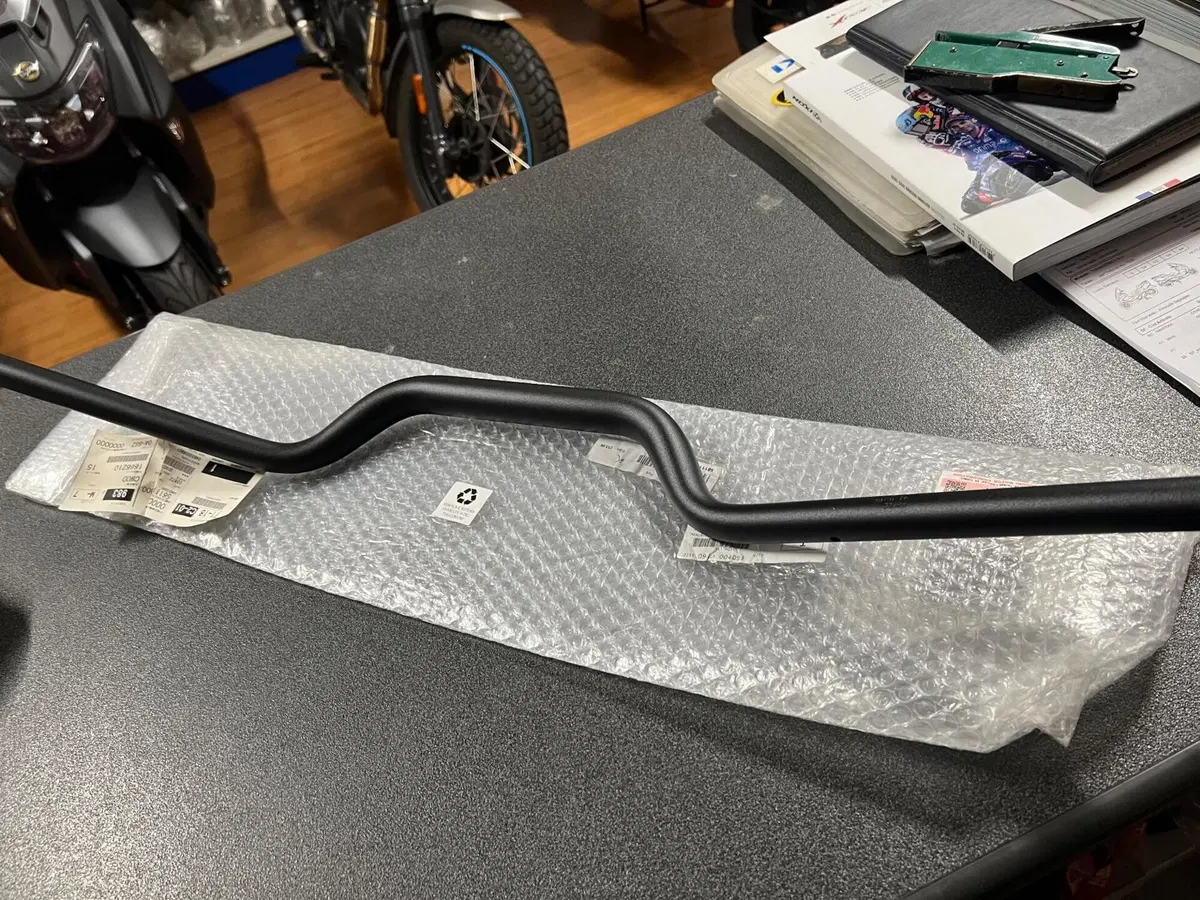 Suzuki Katana 1000 dal 2019 manubrio (2)