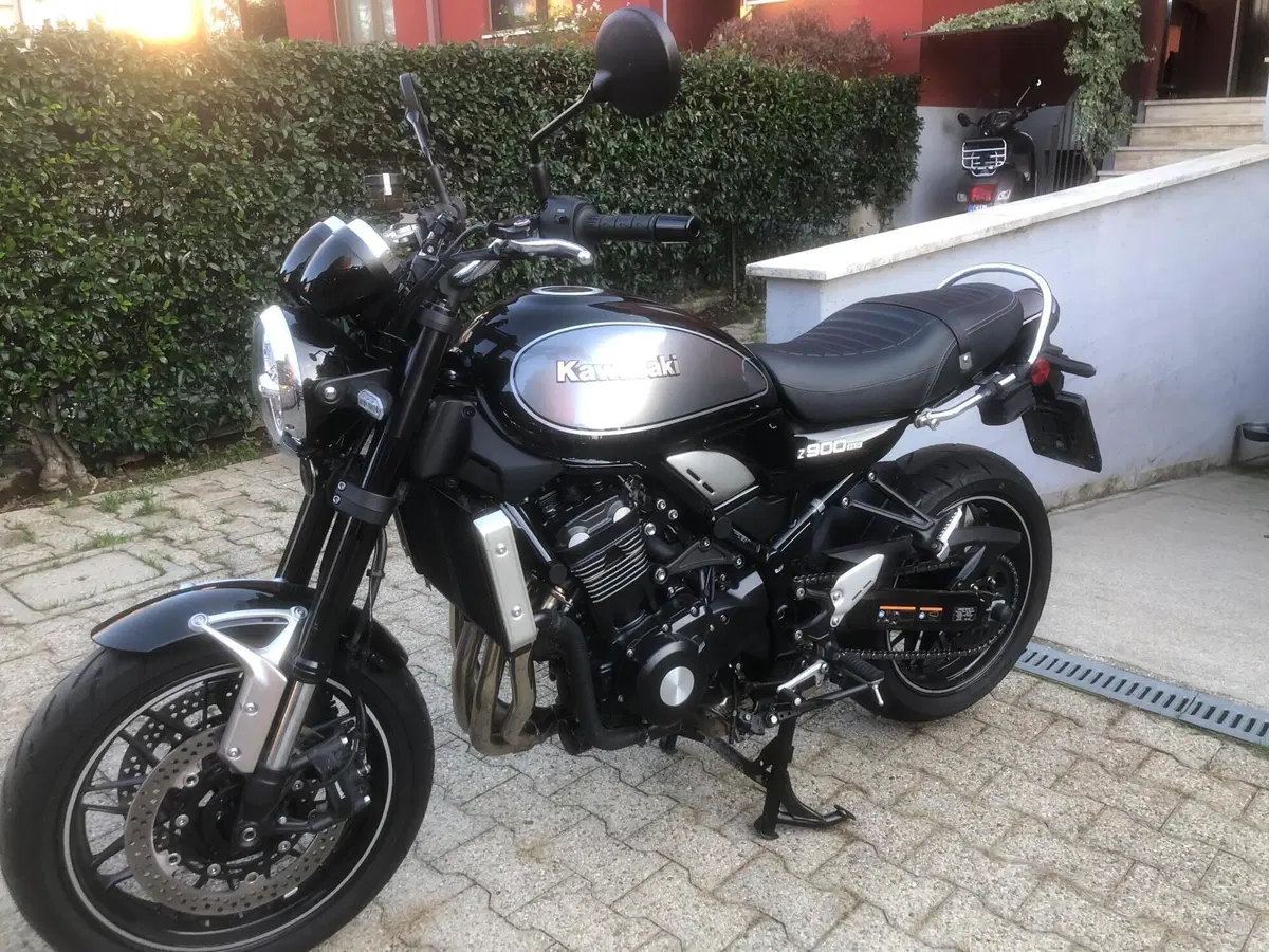 Kawasaki Z 900 RS (2022 - 25) (2)