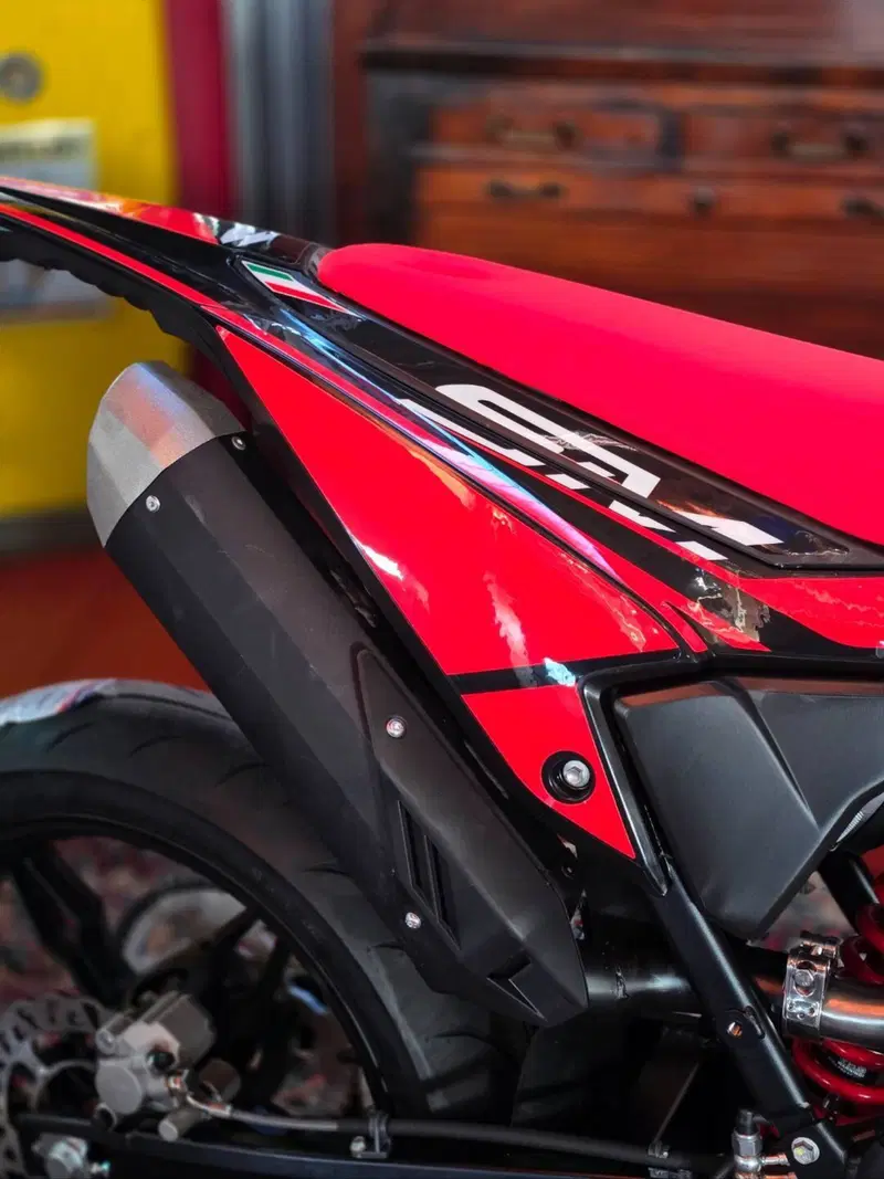 Betamotor RR 125 4T Motard T (2025 - 26) (3)