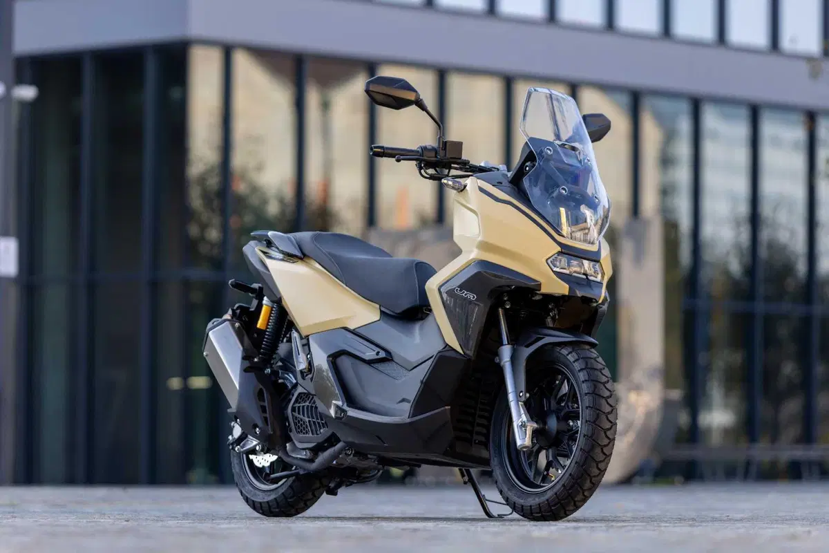 Rockville 125, il nuovo scooter sportivo di UM Motorcycles arriva in Italia (2)